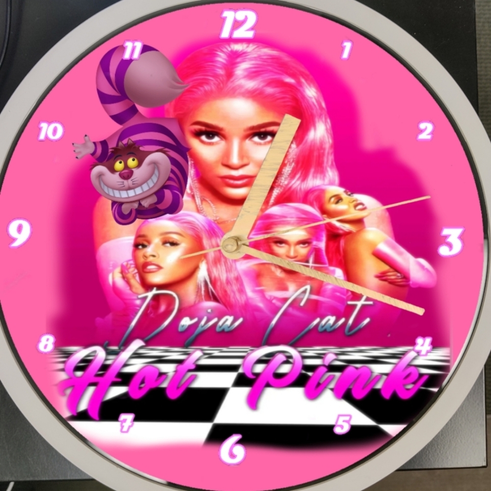Doja Cat clock - Picture 2 of 3